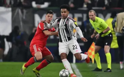 Juventus Beat Benfica as Mourinho Pressed